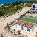 Ferienvilla Grc Mit Infinity Pool By Interhome Semesterbostad *
