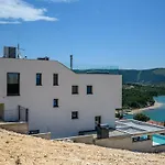 Ferienvilla Grc Mit Infinity Pool By Interhome Semesterbostad *
