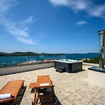 Ferienvilla Grc Mit Infinity Pool By Interhome Semesterbostad