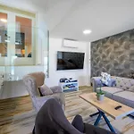 Ferienvilla Grc Mit Infinity Pool By Interhome *