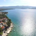 Ferienvilla Grc Mit Infinity Pool By Interhome