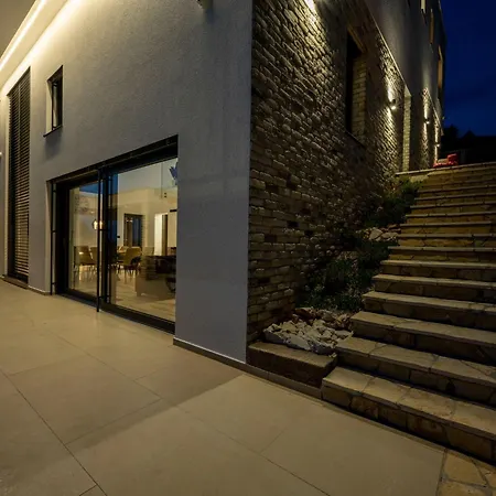 Ferienvilla Grc Mit Infinity Pool By Interhome Ferienhaus *