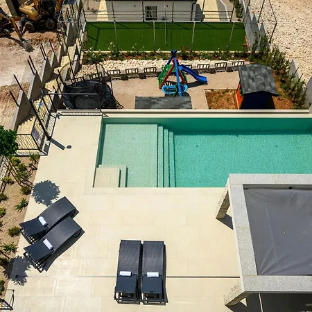 Ferienvilla Grc Mit Infinity Pool By Interhome *