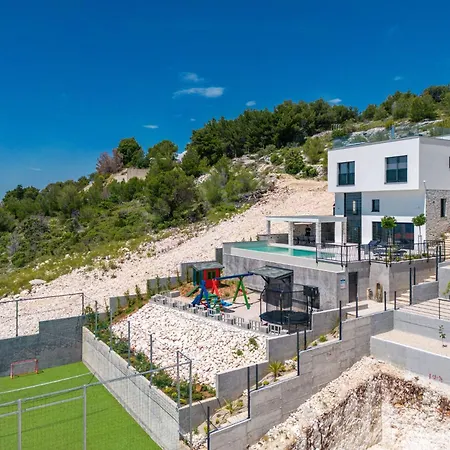 Ferienhaus Ferienvilla Grc Mit Infinity Pool By Interhome *