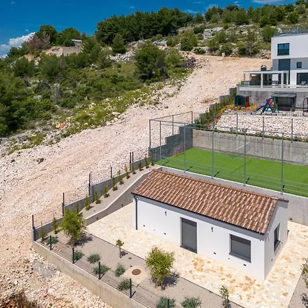 Ferienvilla Grc Mit Infinity Pool By Interhome Hébergement de vacances *