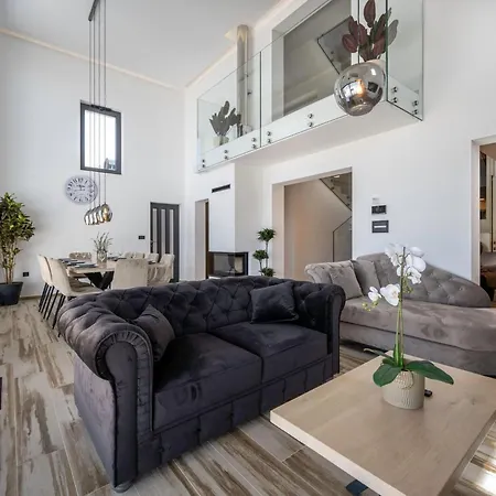 Ferienvilla Grc Mit Infinity Pool By Interhome *