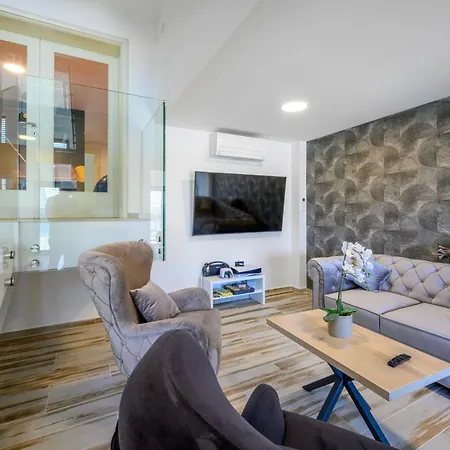 Ferienvilla Grc Mit Infinity Pool By Interhome *