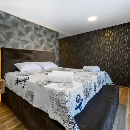 Ferienvilla Grc Mit Infinity Pool By Interhome