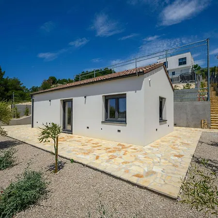 Ferienvilla Grc Mit Infinity Pool By Interhome * Žaborić