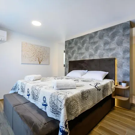 Hébergement de vacances Ferienvilla Grc Mit Infinity Pool By Interhome