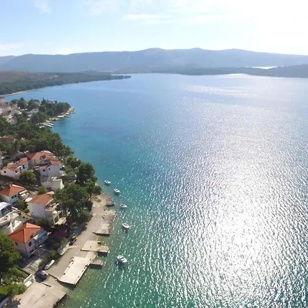 Ferienvilla Grc Mit Infinity Pool By Interhome