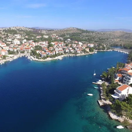 Hébergement de vacances Ferienvilla Grc Mit Infinity Pool By Interhome *