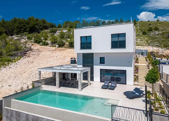 Ferienvilla Grc Mit Infinity Pool By Interhome Ferienhaus