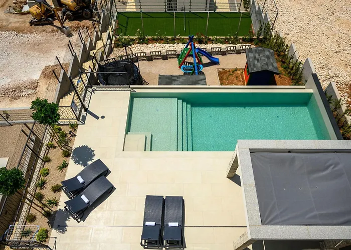 Ferienvilla Grc Mit Infinity Pool By Interhome *