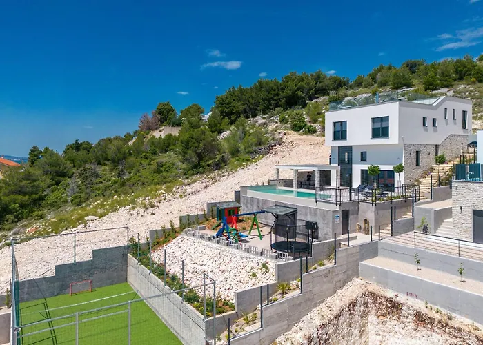 Ferienhaus Ferienvilla Grc Mit Infinity Pool By Interhome *