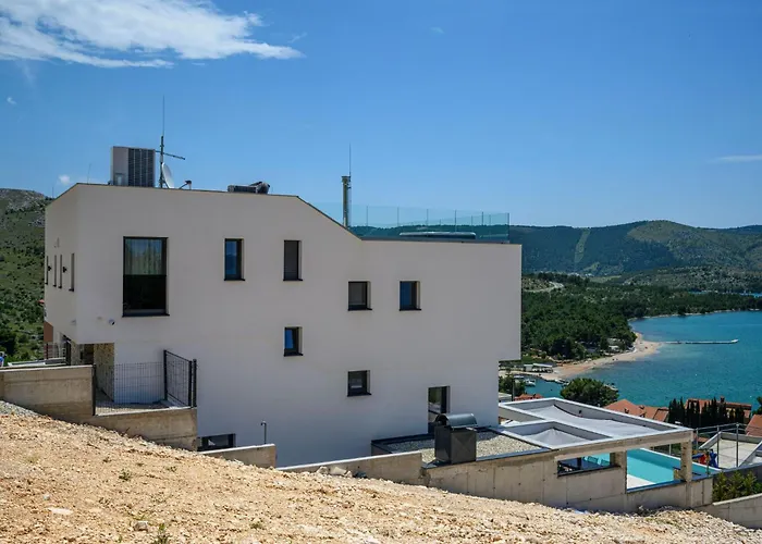 Ferienvilla Grc Mit Infinity Pool By Interhome Ferienhaus *