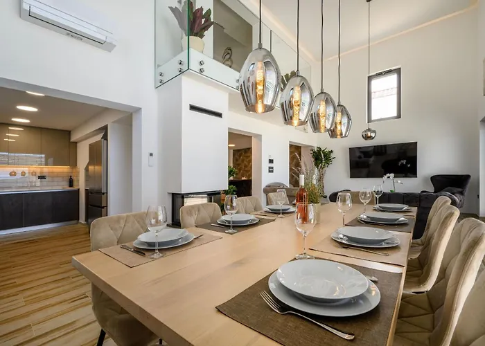 בית נופש Ferienvilla Grc Mit Infinity Pool By Interhome